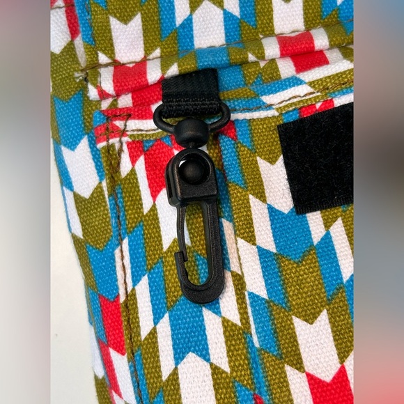 KAVU Keeper Bag Crossbody Pink Green Zig Zag Pattern EUC - Picture 5 of 8